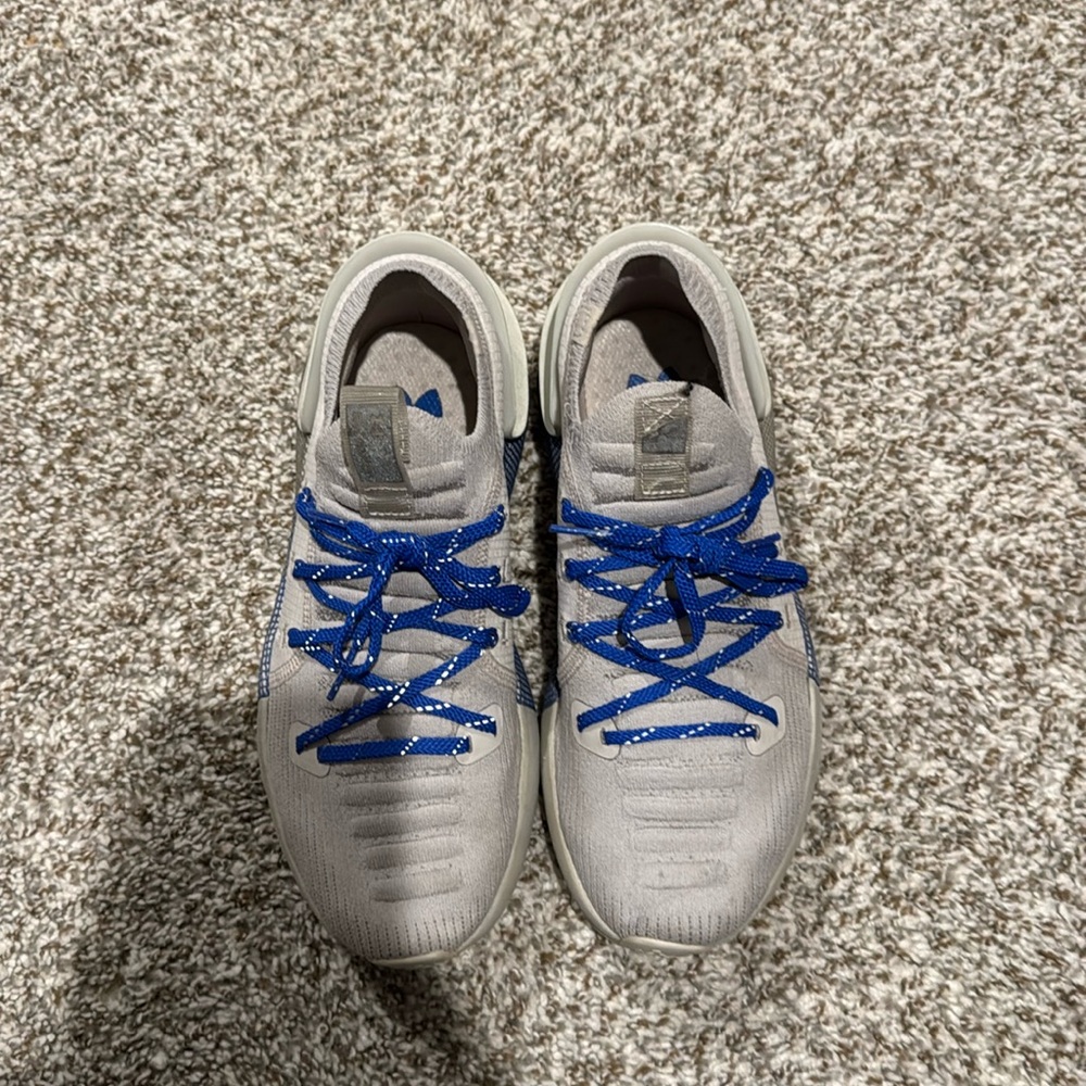 Grey Under Armour Tennis Shoes